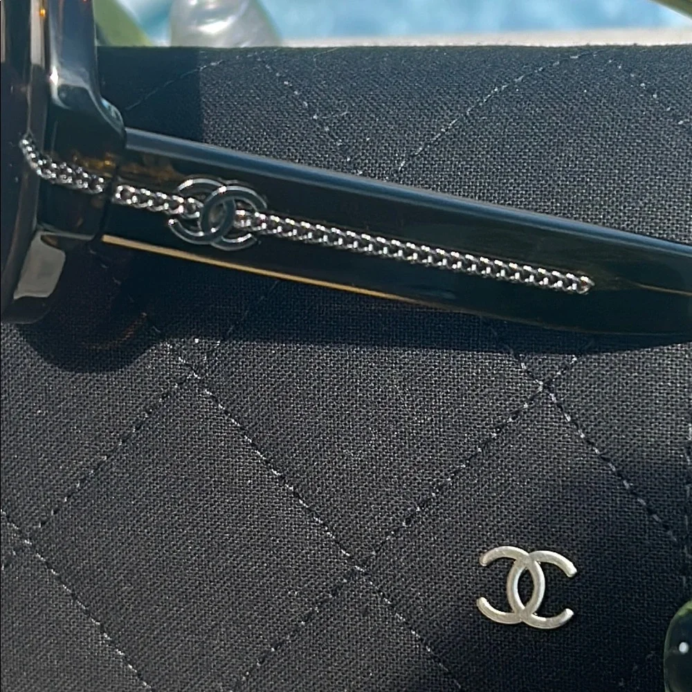 Chanel 5511 sunglasses in green round frames - Picture 5 of 7